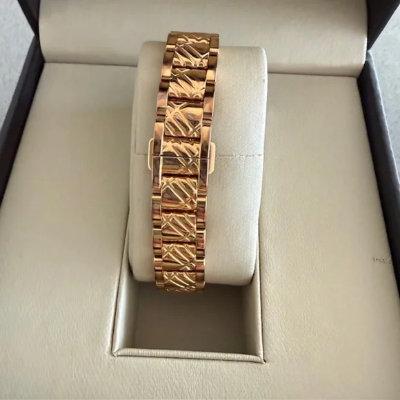 Burberry Women's Class Stainless Steel Silver Rose Gold Tone Quartz Movement EUC - Picture 3 of 16